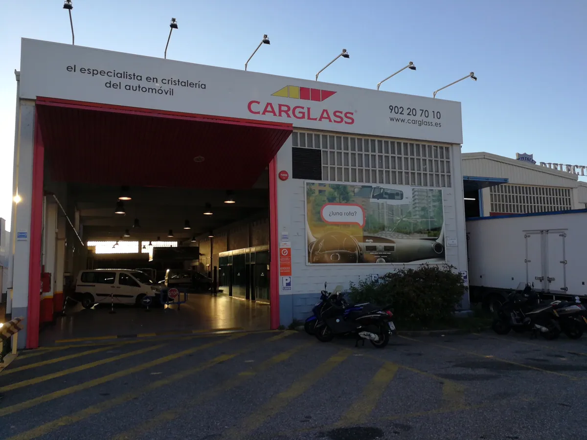 Exterior of the Carglass Vigo Raposeira branch.