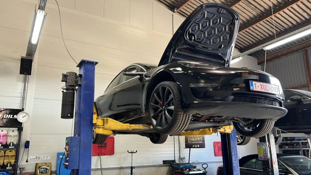 Фотография мастерской Garage GT — обслуживание Tesla.