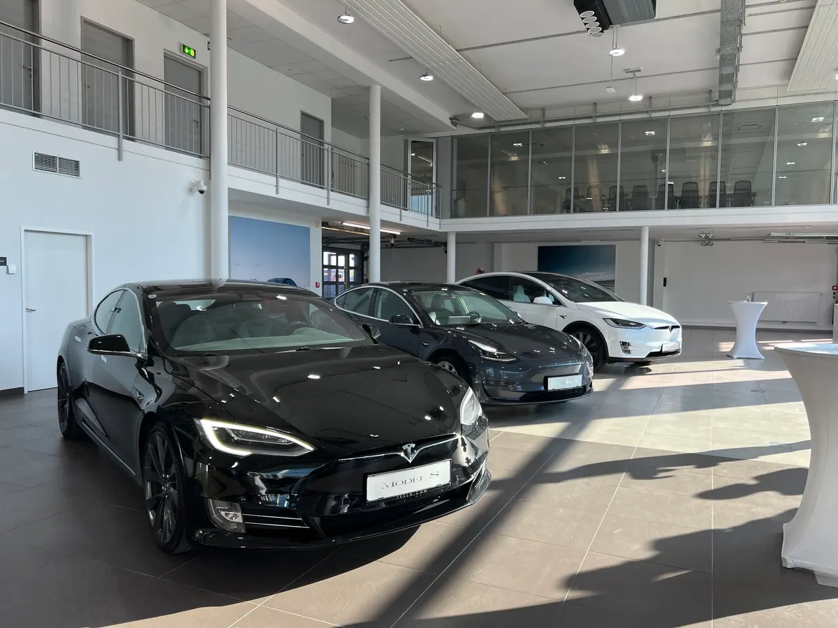 Сервисный центр Tesla в Леондинге.