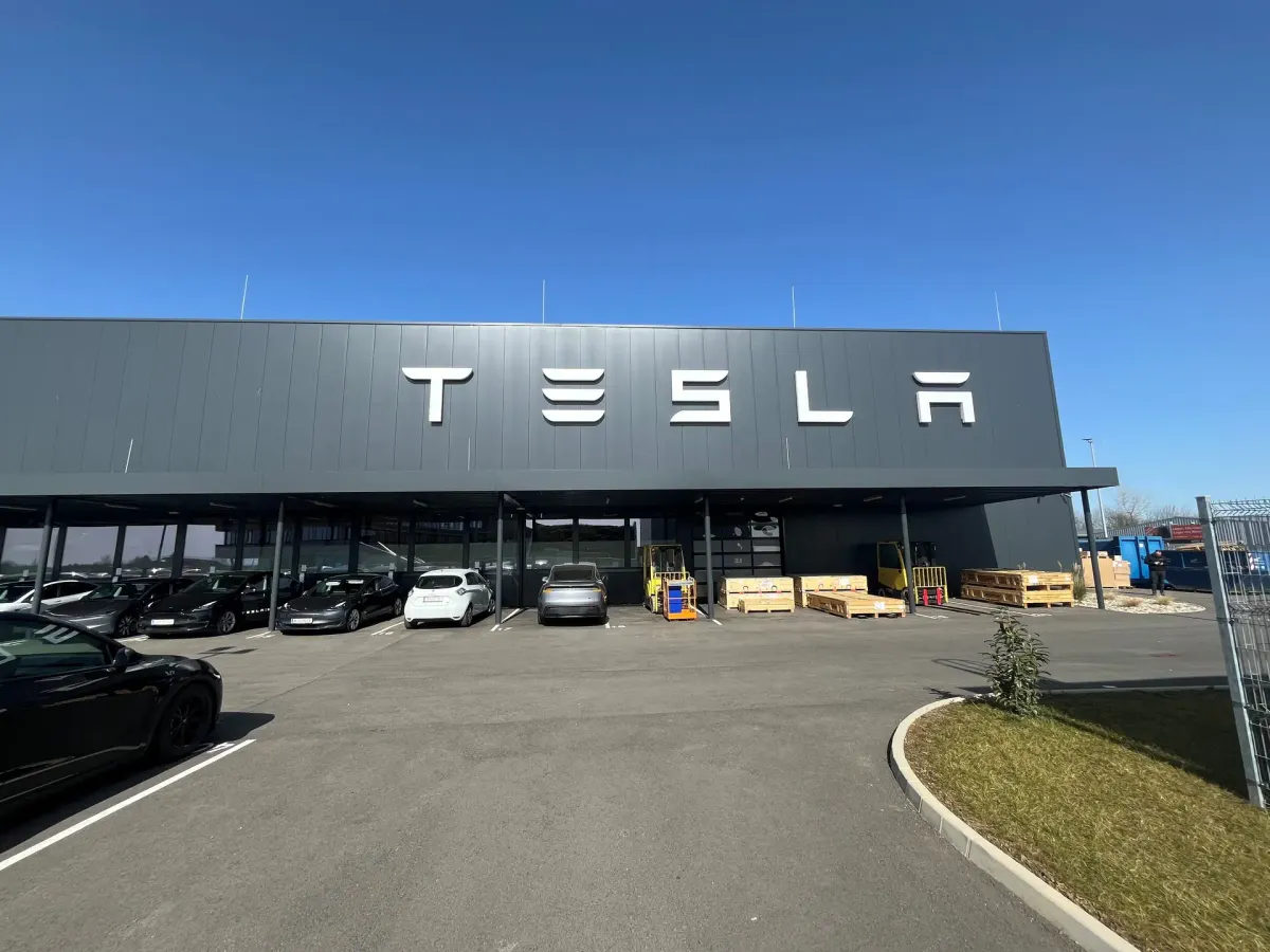 Сервисный центр Tesla в Кальсдорфе-бай-Грац.