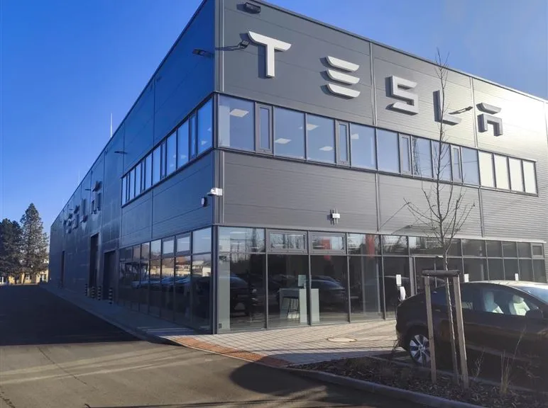 Центр Tesla в Брно