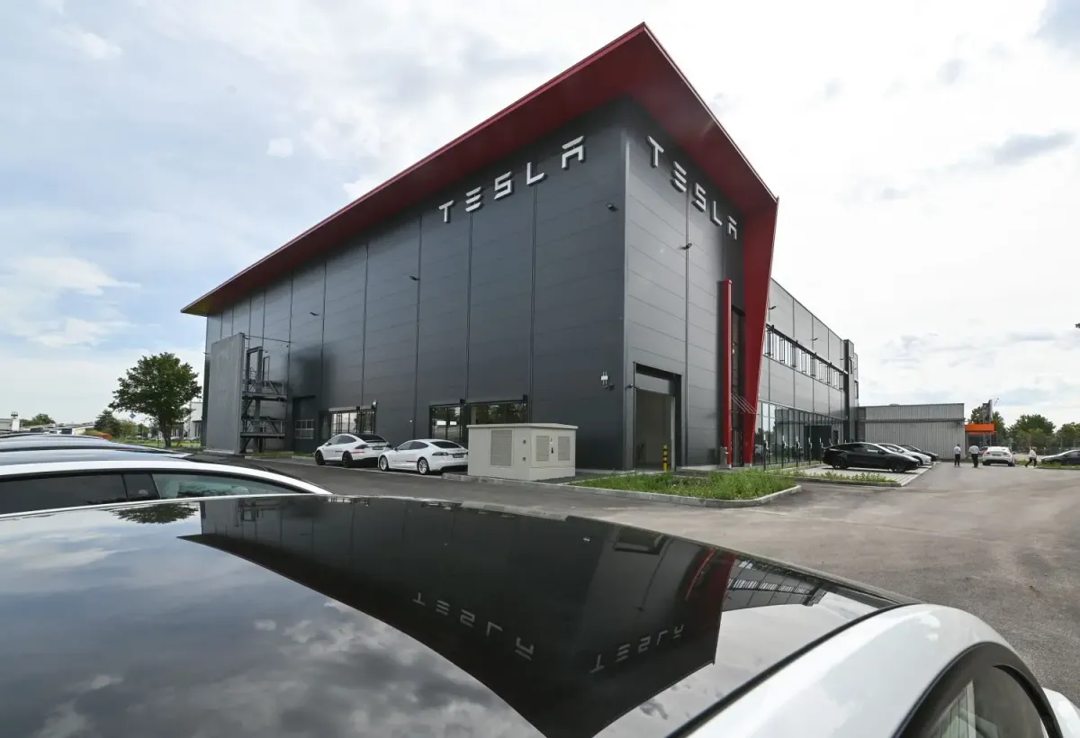 Tesla Service Neu Ulm at 4/2 Von-Liebig-Straße, Neu-Ulm 89231. Venue photograph.