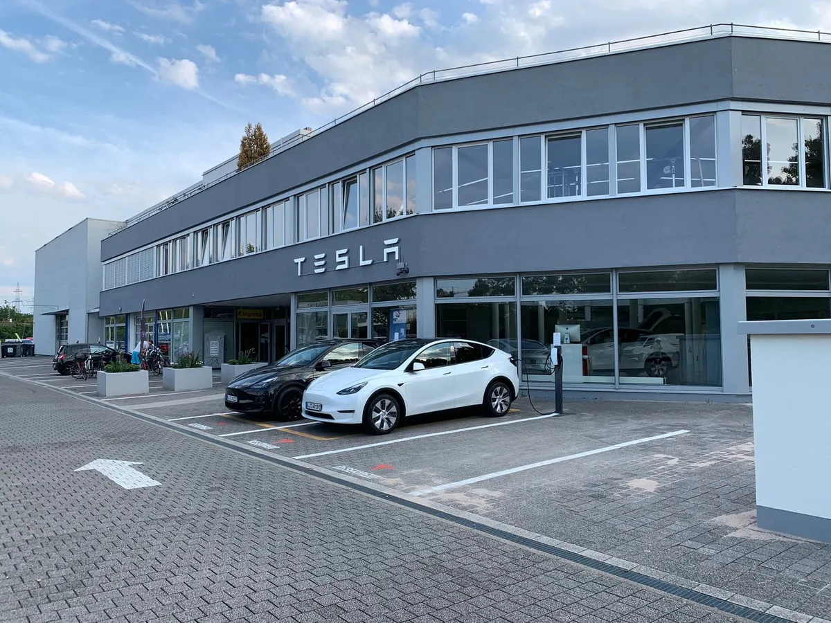 Tesla Service Karlsruhe at 23 Heinrich-Wittmann-Straße, Karlsruhe, BW 76131. Venue photograph.