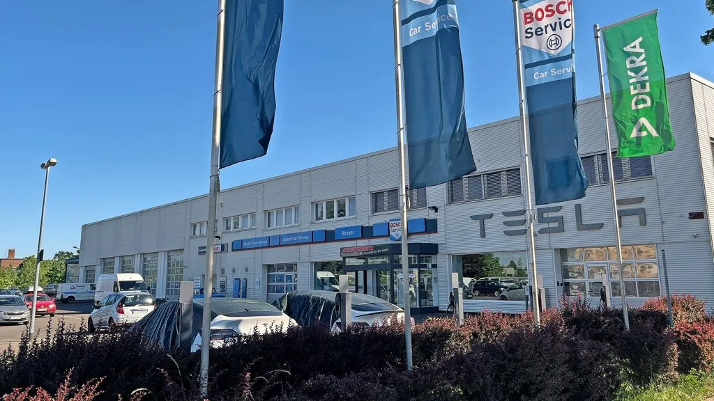 Tesla Service Leipzig at 7 Schomburgkstraße, Leipzig, SN 04179. Venue photograph.