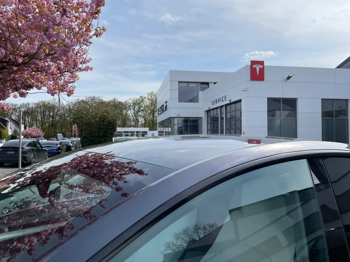 Tesla Service Bielefeld at 40 Sportstraße, Bielefeld, NW 33647. Venue photograph.