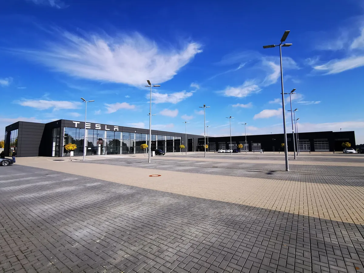 Tesla Service Regensburg Walhallastrasse at 26 Walhallastraße, Obertraubling 93083. Venue photograph.