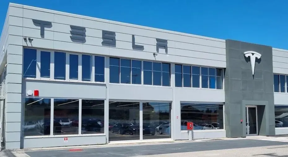 Сервисный центр Tesla в Риме.