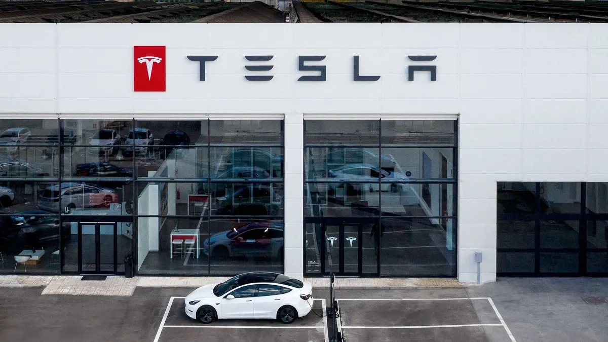 Сервисный центр Tesla в Марчанизе.