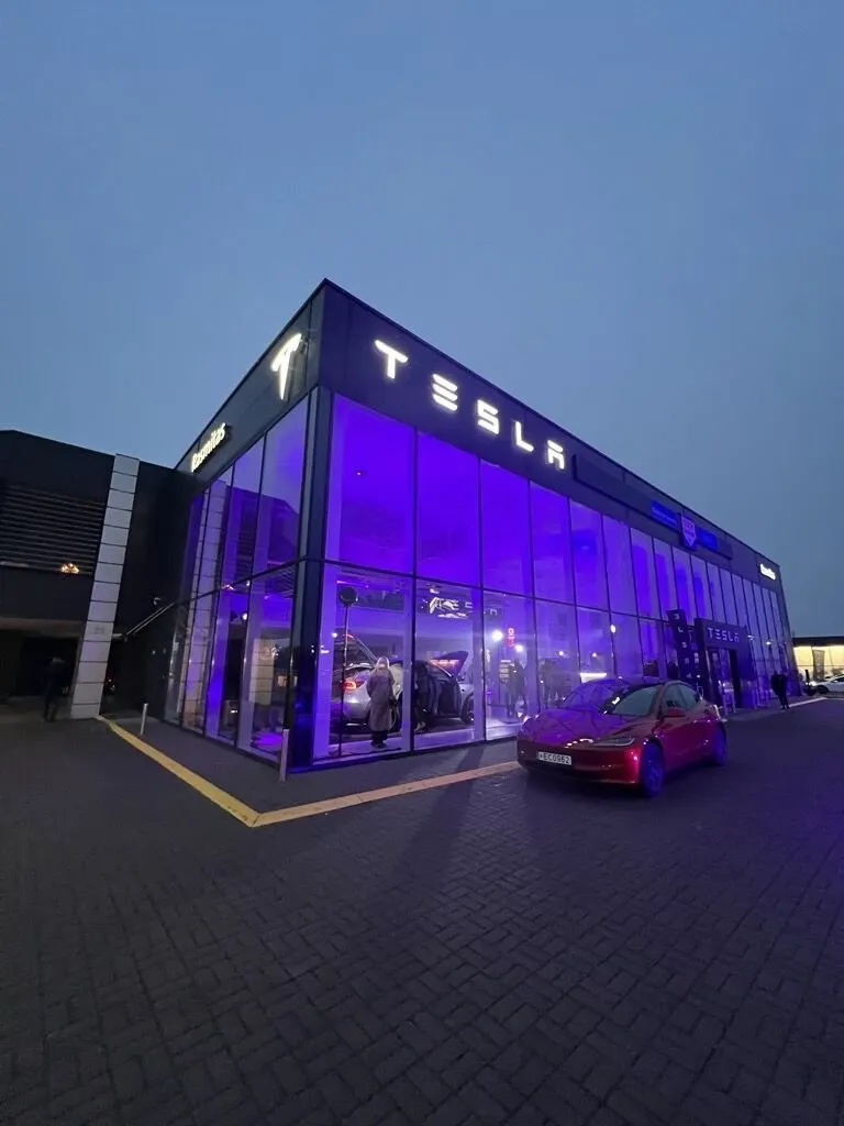 Открытый центр Tesla на J. Tiškevičiaus g. 26 в Вильнюсе