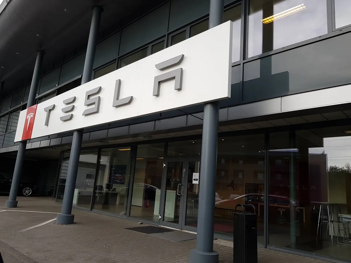 Центр Tesla в Oslo