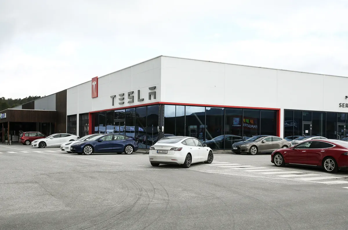 Сервисный центр Tesla в Скодье.