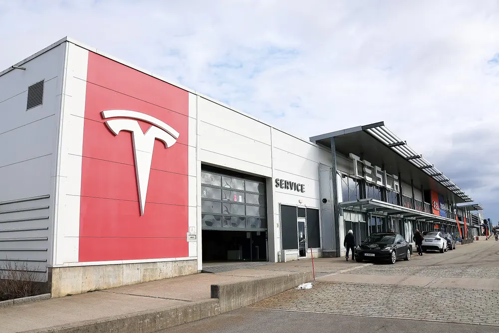 Сервисный центр Tesla в Кристиансанне.