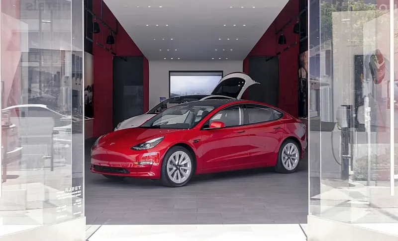 Сервисный центр Tesla в Свадзиме.