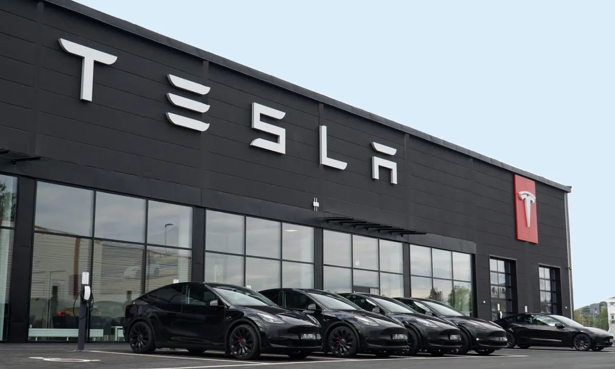 Сервисный центр Tesla в Гётеборге.