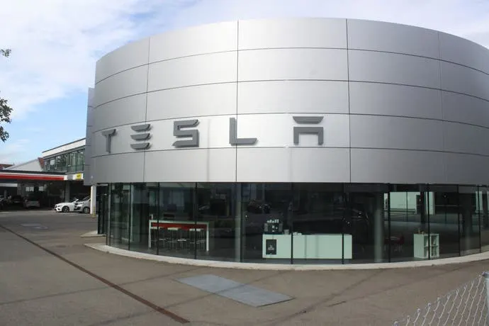 Сервисный центр Tesla в Санкт-Галлене.