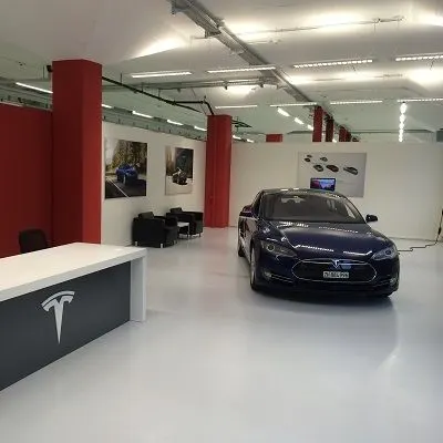 Сервисный центр Tesla в Берне.