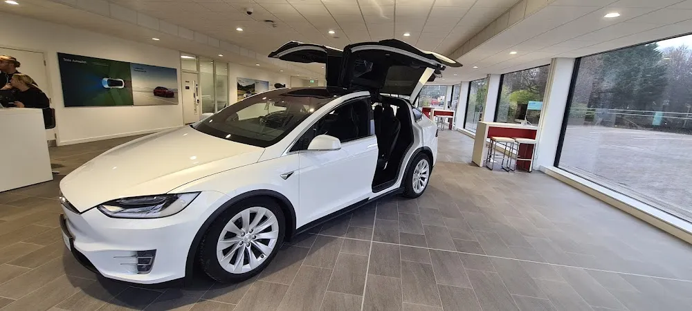 Зал центра Tesla в Кардиффе