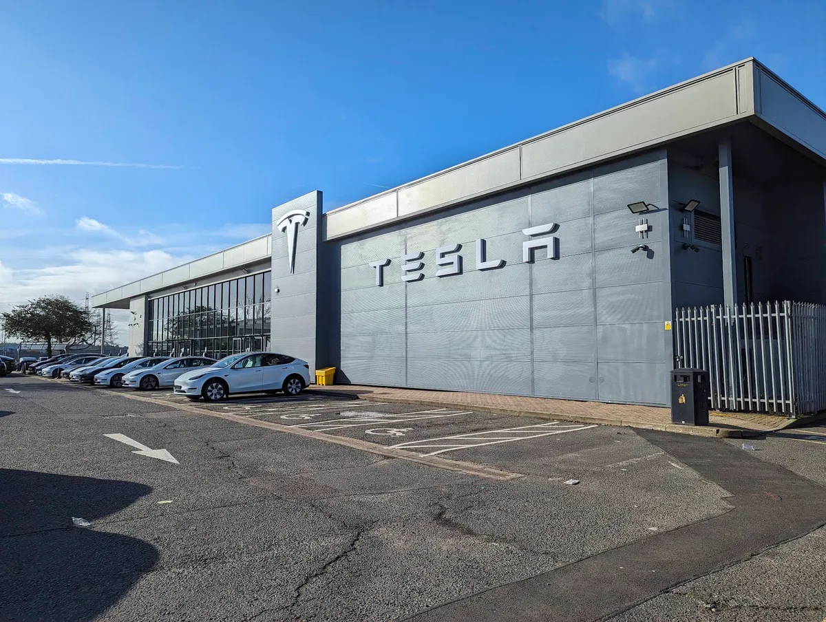 Центр Tesla в London