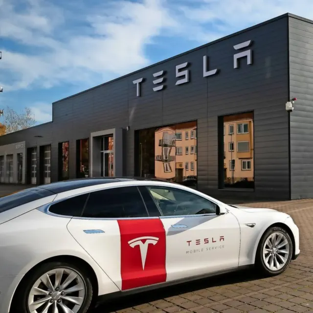 Tesla-Center an der Adresse Am Mittelfelde 25 in Hannover.