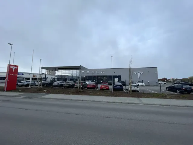 Tesla-servicesenteret i Industrigata 15 i Haugesund.