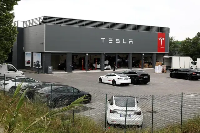 Centre de service Tesla à Mandelieu-la-Napoule.