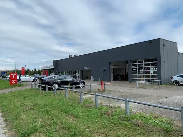Tesla-servicecentrum in Groningen.