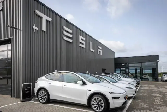 Tesla-centrum aan Amundsenweg 37 in Goes.