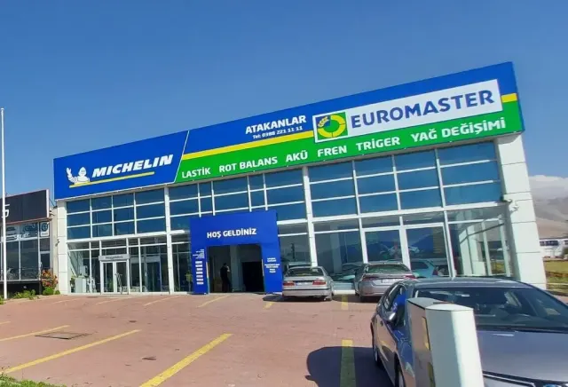Atakanlar Oto atölyesinin fotoğrafı — Tesla servis ortağı.