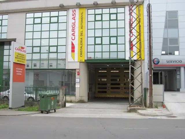 Exterior de la sucursal Carglass Santiago do Tambre.