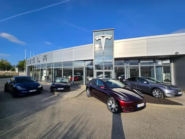 Centre Tesla à Ville-la-Grand.