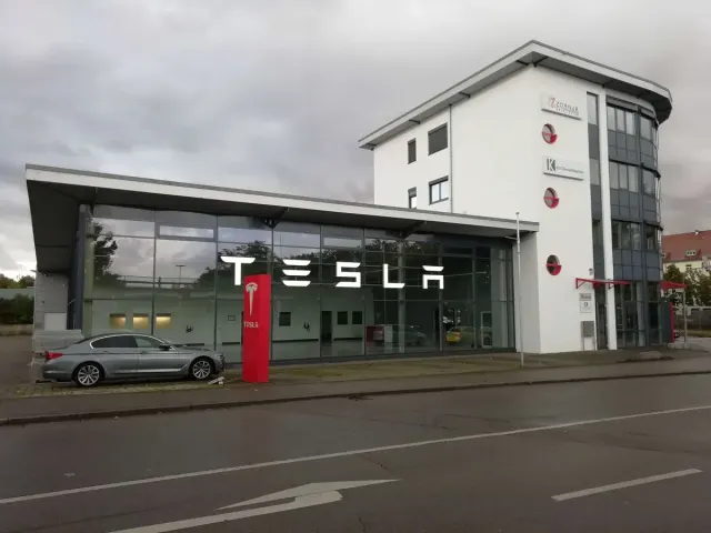 Tesla Service Heilbronn an der Adresse 97 Stuttgarter Str., Heilbronn, BW 74074. Standortfoto.