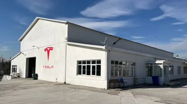 Tesla Ankara servis merkezi.