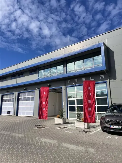 A budaörsi Tesla-szervizközpont.