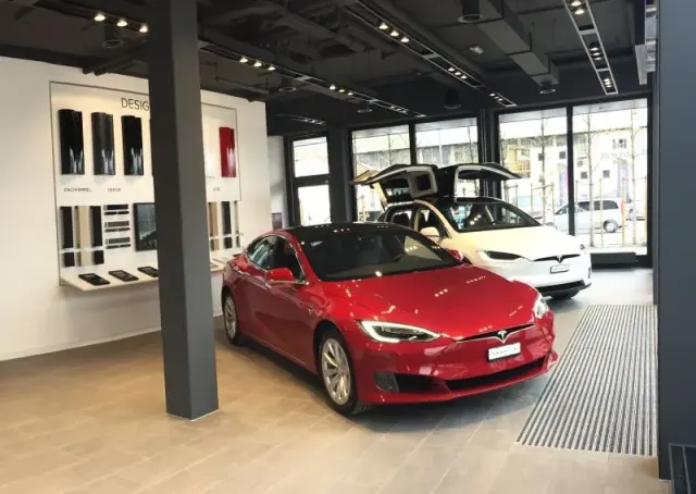 Centre de service Tesla à Schlieren.