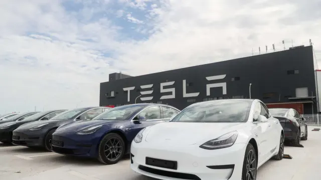 Tesla Service Muenchen-Parsdorf an der Adresse 4 Taxetstraße, Parsdorf, BY 85599. Standortfoto.