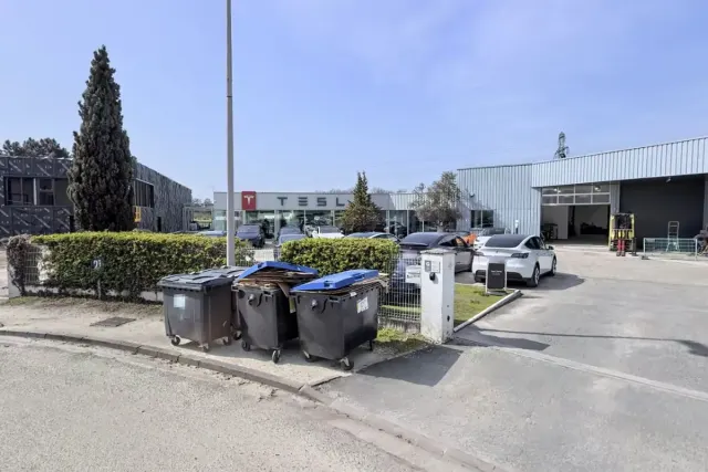 centre Tesla on Rue Thalès à Mérignac.