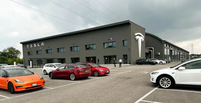 Centro Tesla in viale delle Nazioni a Verona.