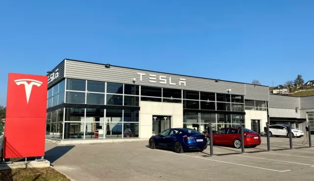 Centre de service Tesla à Chignin.