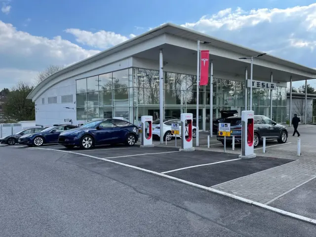 Tesla Centre Winchester on Easton Lane with its Supercharger forecourt.