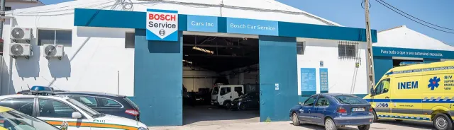 Exterior da oficina Cars Inc / Bosch Car Service em Faro.