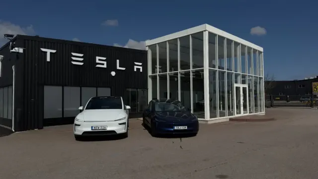 Tesla-servicecenter i Kalmar.