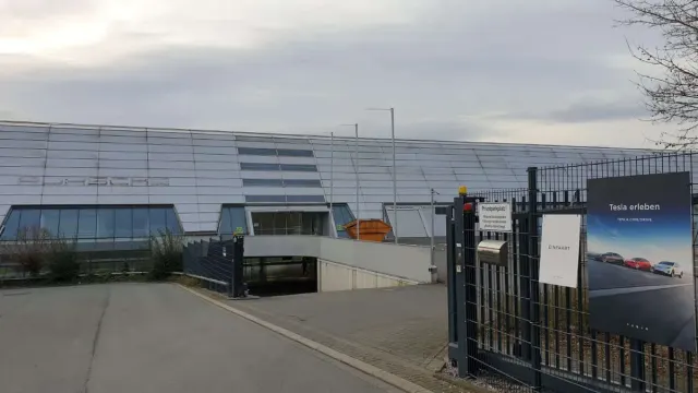Tesla-Servicecenter in Holzwickede.