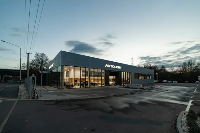 Exteriér centra AUTOCENT CZ v Ostravě.